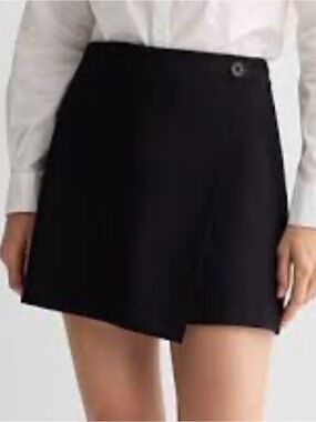 Nine West Black High-Rise Skort with Button Waist